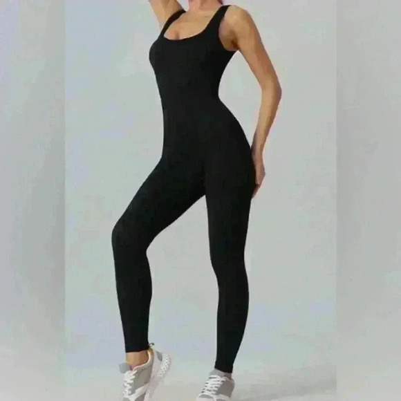 Pants - Seeveless stretchy Black Skinny Leg Jumpsuit